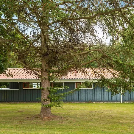 Five-bedroom Holiday In Logstor